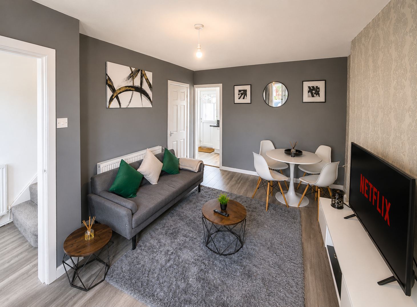 Modern 2 Bedroom Home in Liverpool | Free Parking