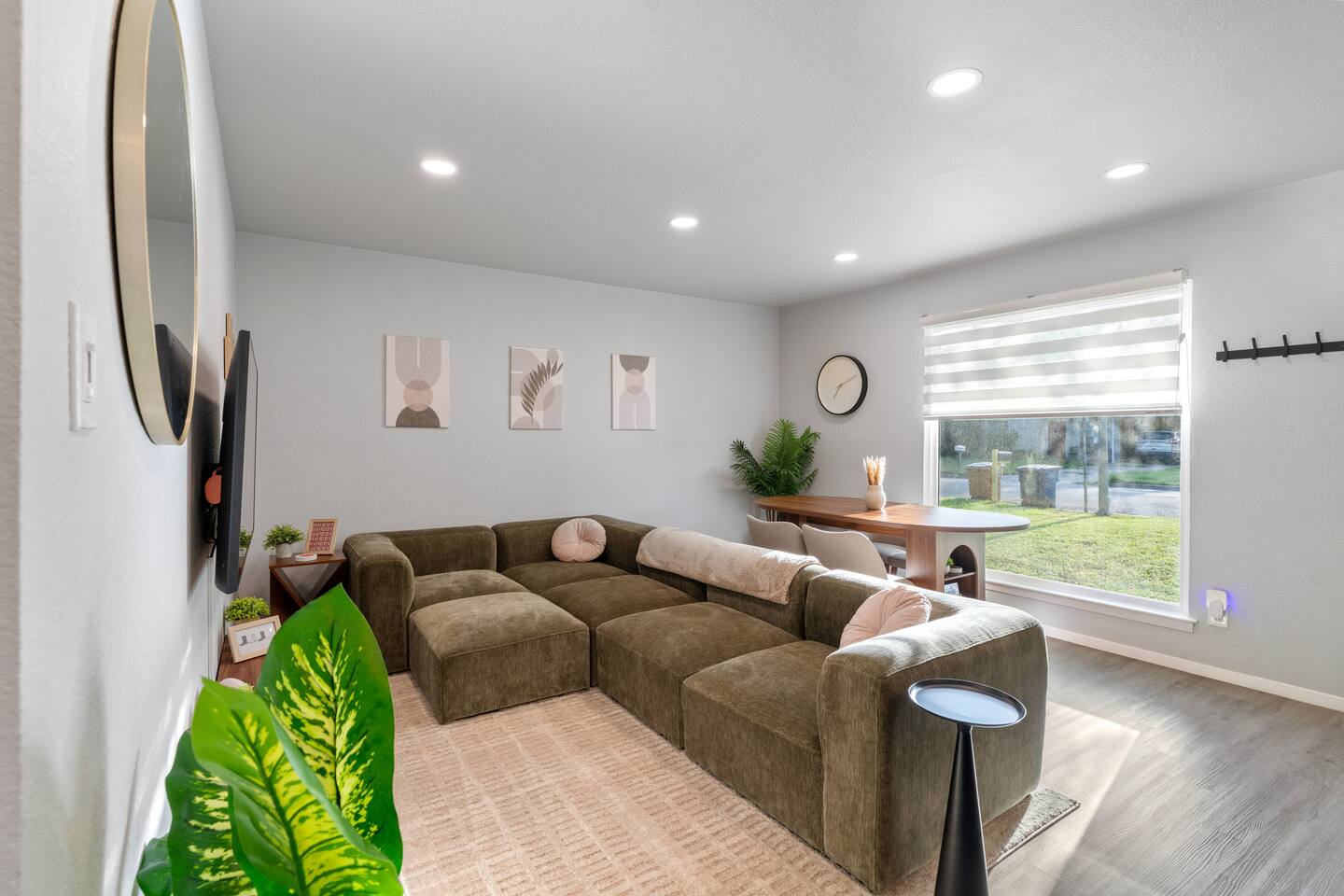 4BR East Side Home with Hot Tub