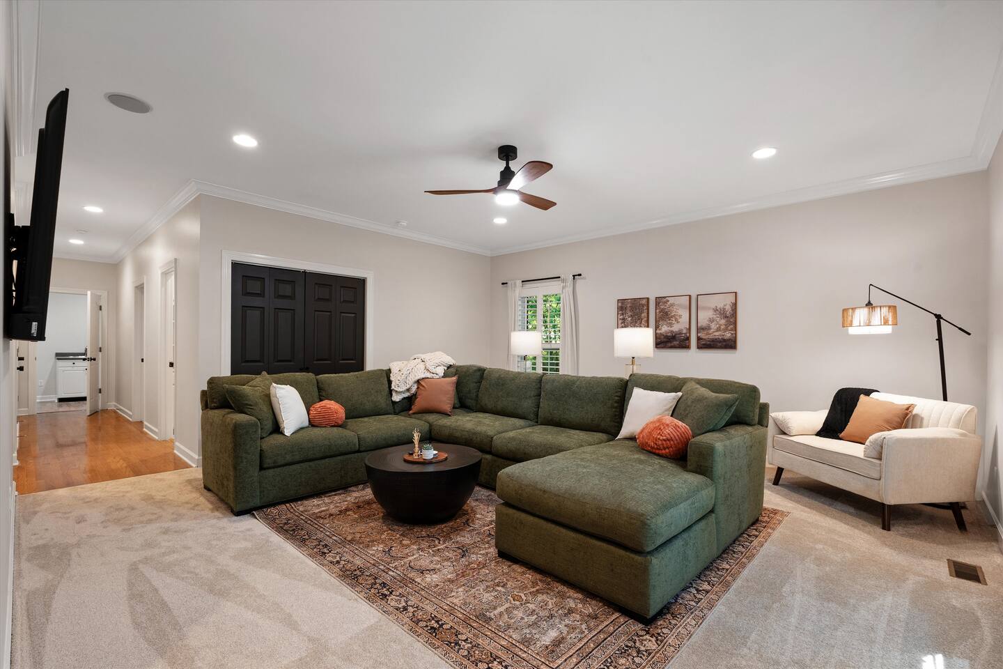 3BD/2BA-Garage, Private Office, Screened in porch