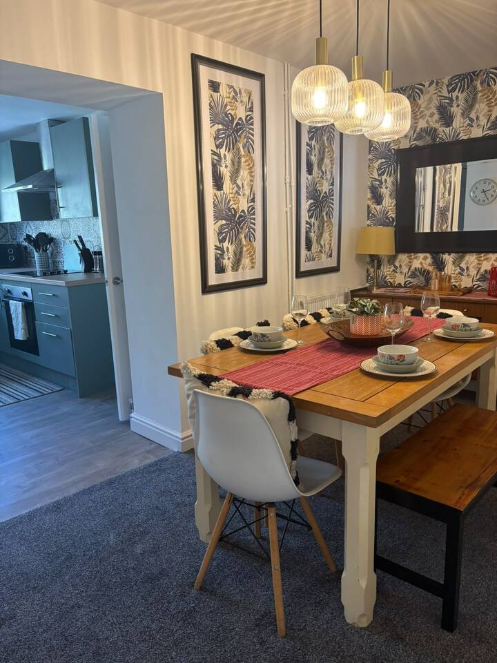 #147 Charming House in Treorchy | Sleeps 5 MTB