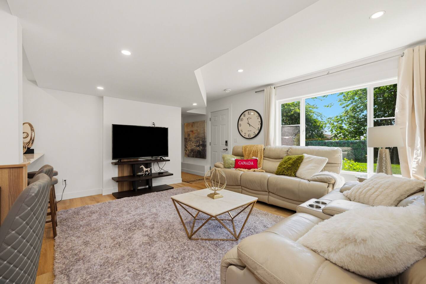 Modern 3BR 2BA  West Van near Dundarave Beach