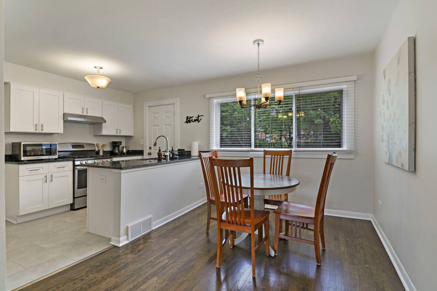 The Western Commons- 3 BR Newly Renovated #4