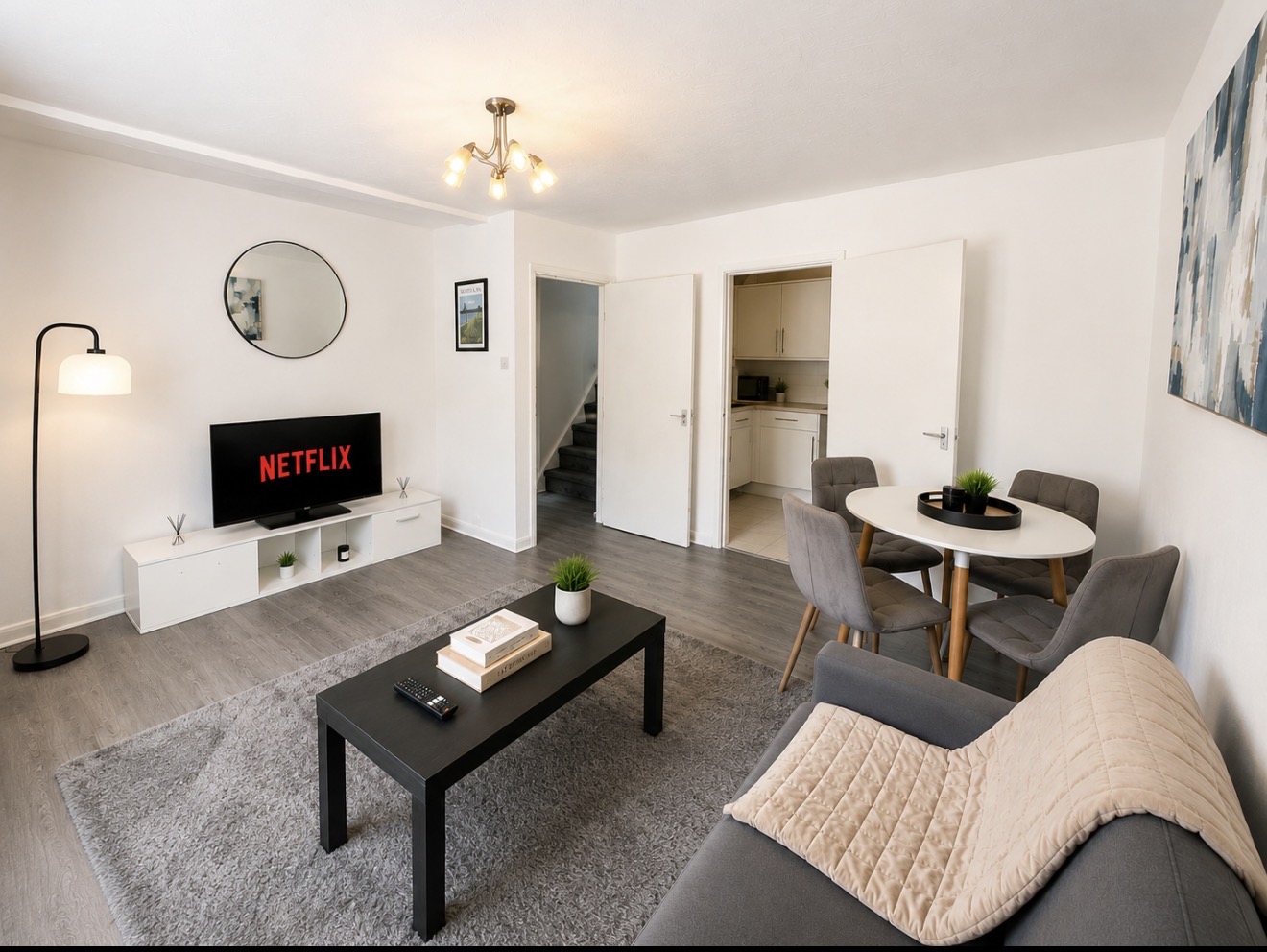 Modern 2 Bedroom Home in Reading | Free Parking
