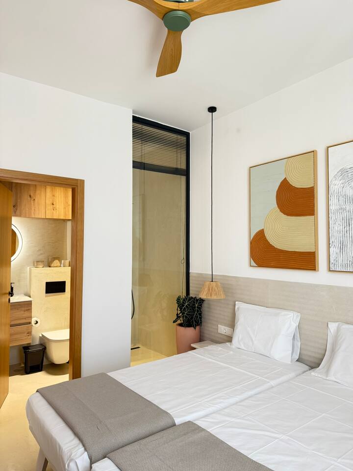 4 OOLAA STUDiO-5minBeach-WiFi-AC-SmaTV-Gym-Laundry