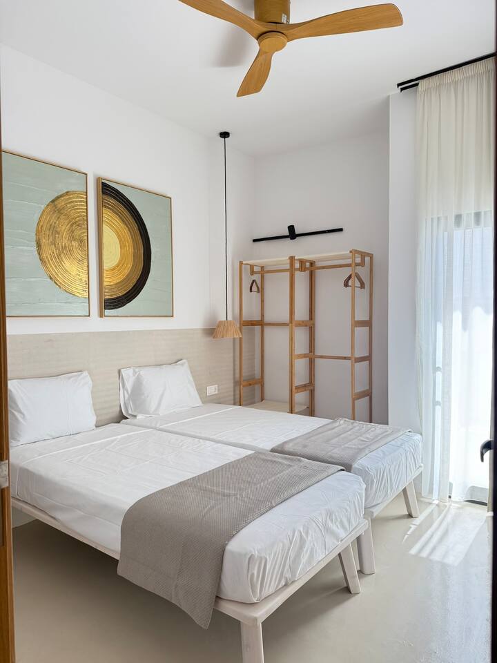 6 OOLAA APT -5minBeach-WiFi-AC-SmartTV-Gym-Laundry