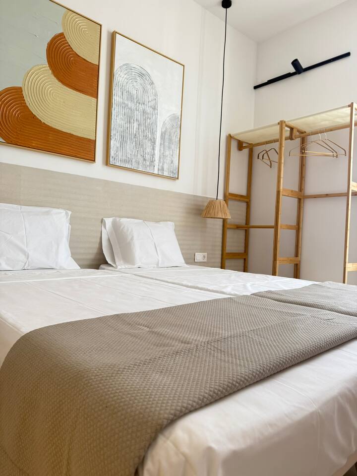 7 OOLAA STUDiO-5minBeach-WiFi-AC-smtTV-Gym-Laundry