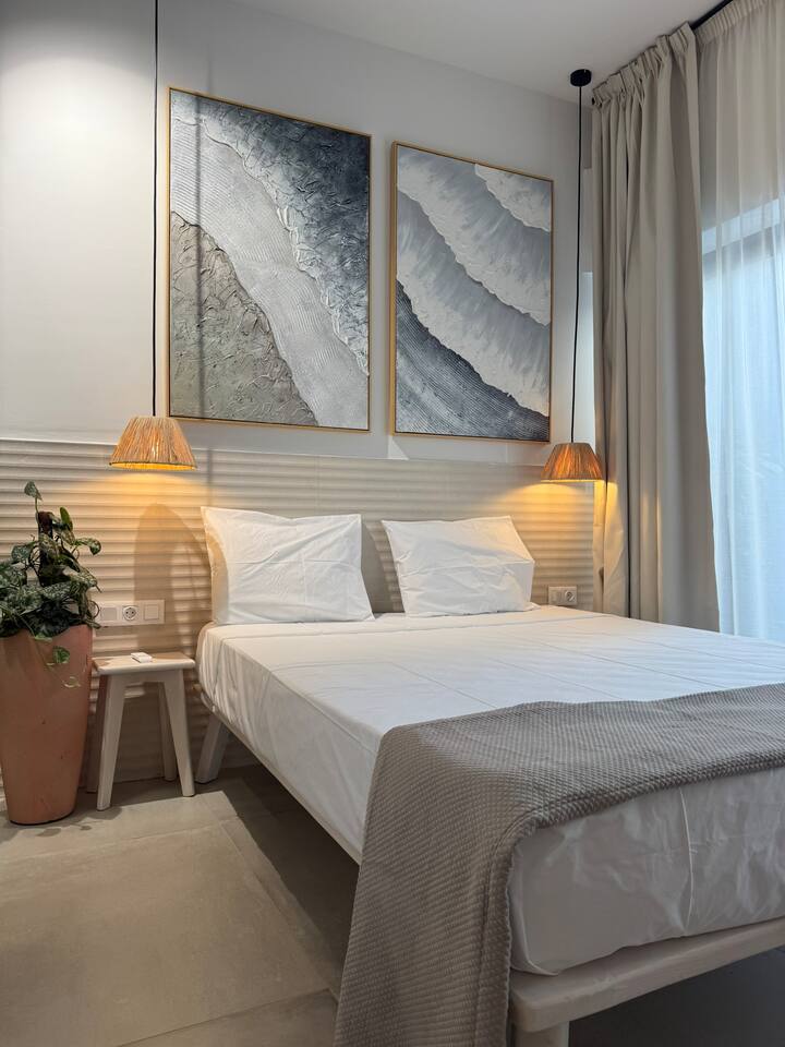 2 OOLAA STUDiO-5minBeach-WiFi-AC-SmaTV-Gym-Laundry