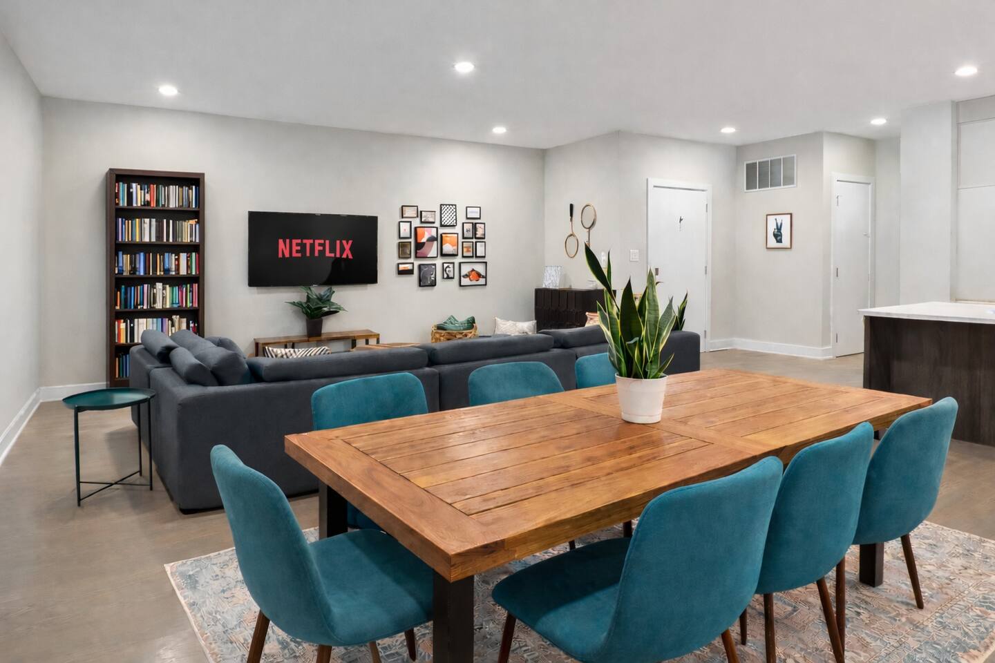 The Suite Spot | Eclectic • Modern • Sleeps 6