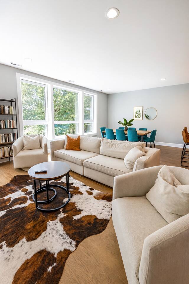Suite Dreams | Designer Style • Central • Sleeps 6