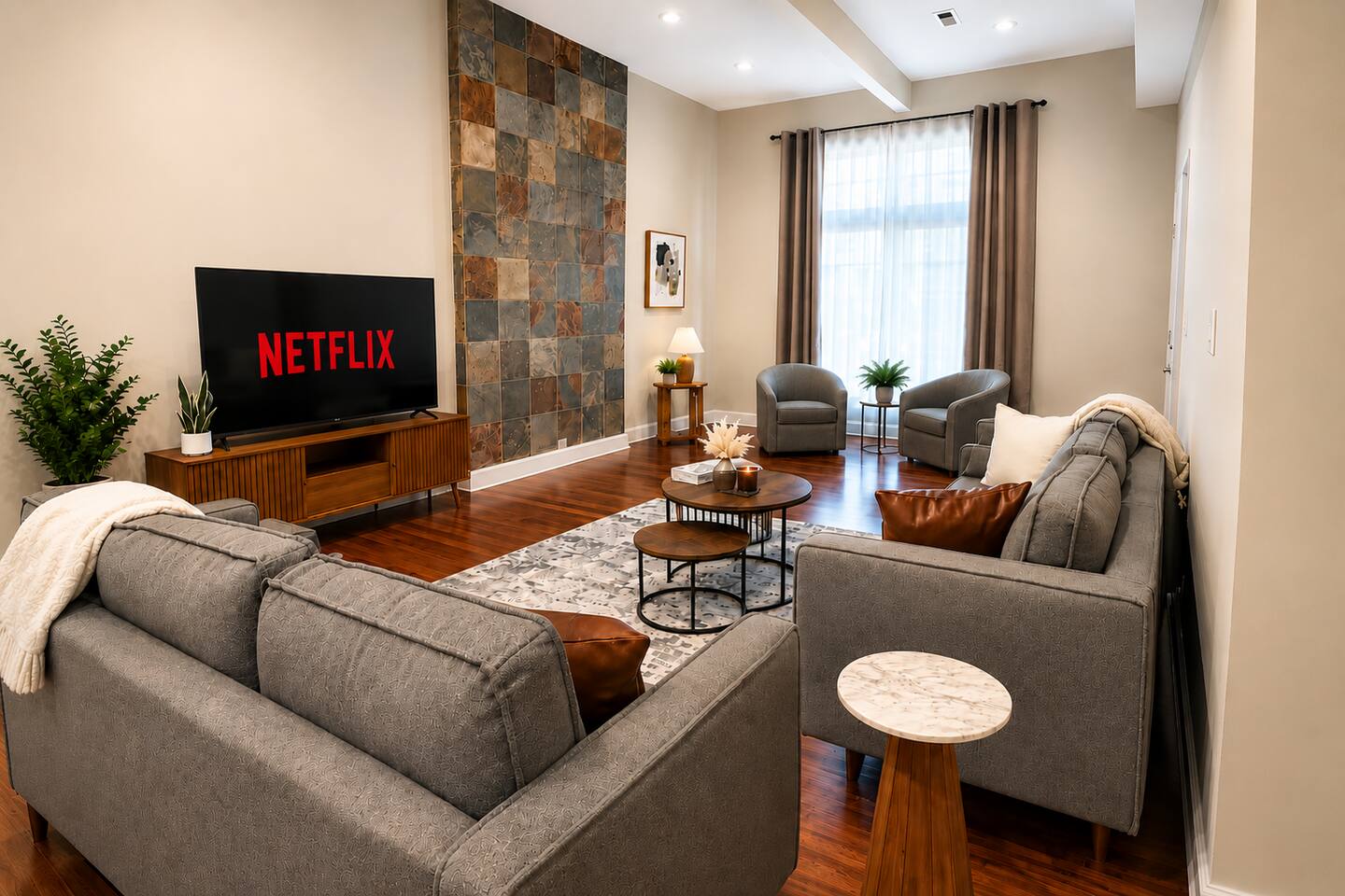McCormick Meetup - Prime Location - Sleeps 16