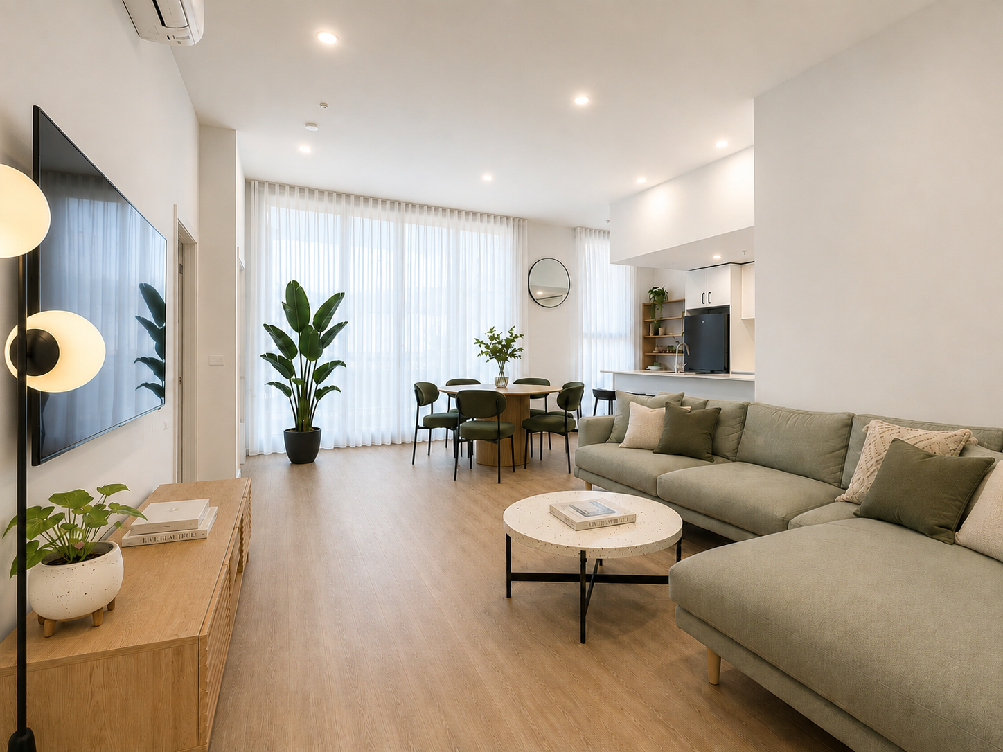 Moonee Ponds Luxe by Ready Set Stay