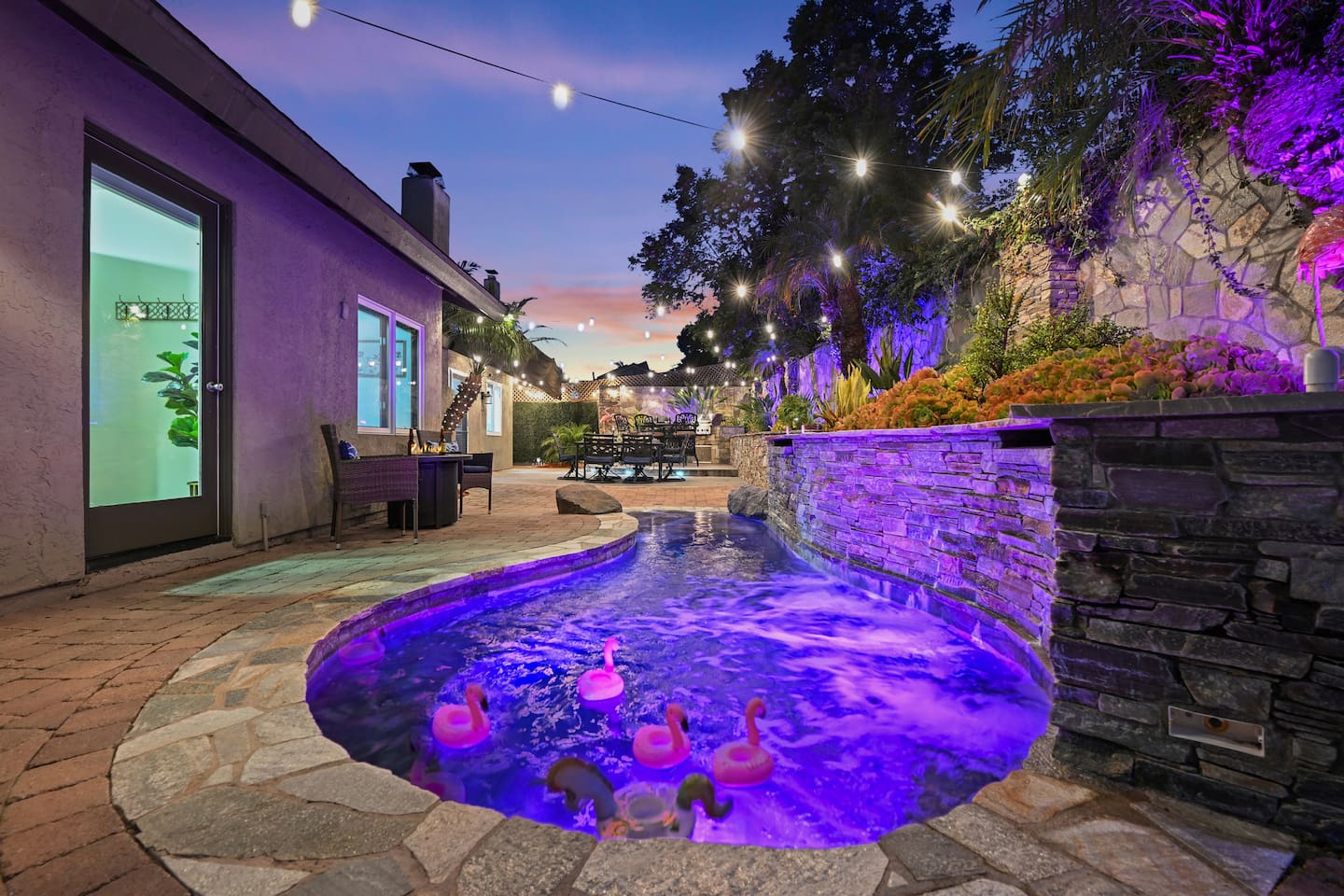 Charming Coastal Escape | Resort-Style Walk-In Spa