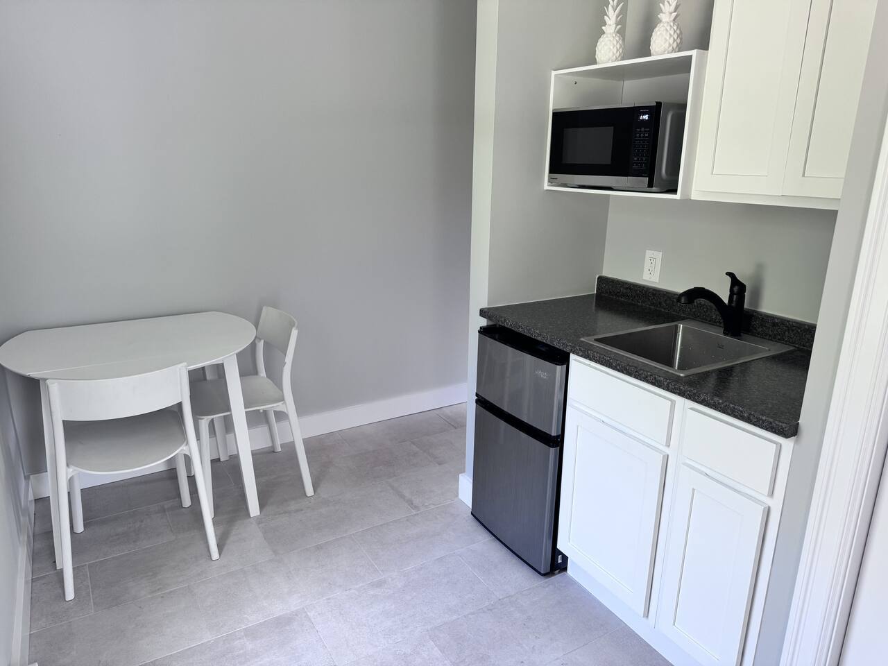 Cozy 1BR | Walk to Hospital & Main St | Brand New