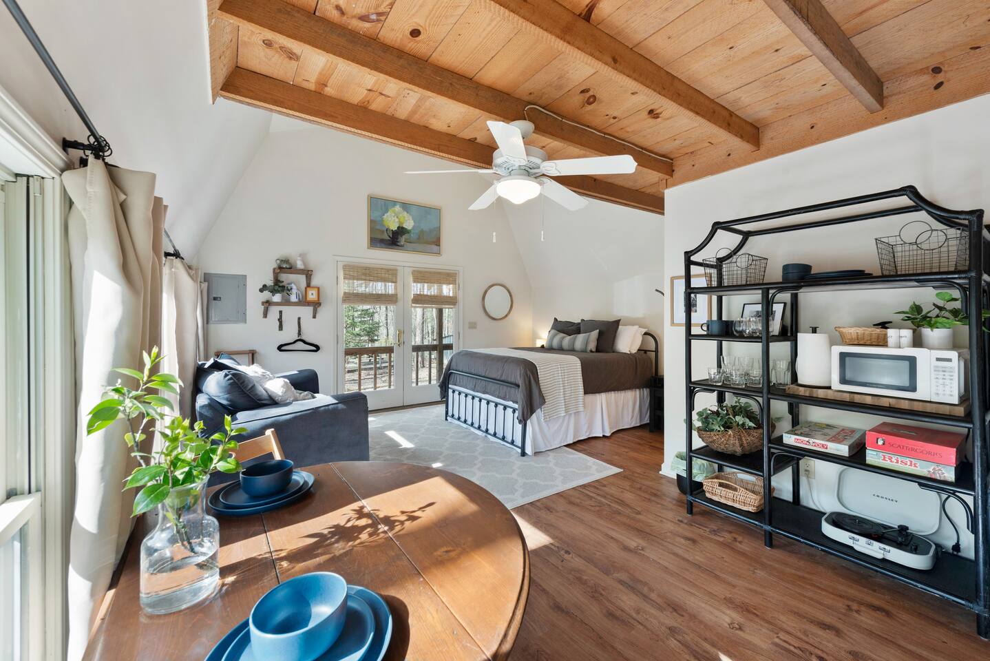 Azalea House (Studio Cabin)
