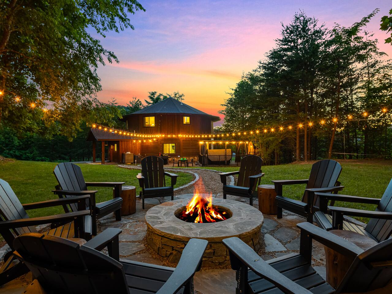 15 min to AVL | Sauna • Hot Tub • Sunset Mtn Views