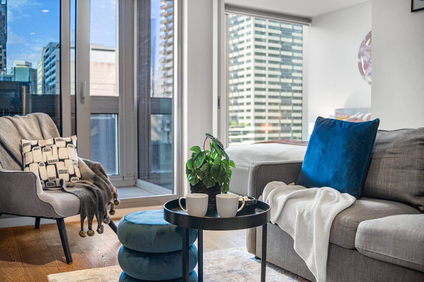 CBD City Luxe 2BR | Ultra Pool, Gym & Skyline