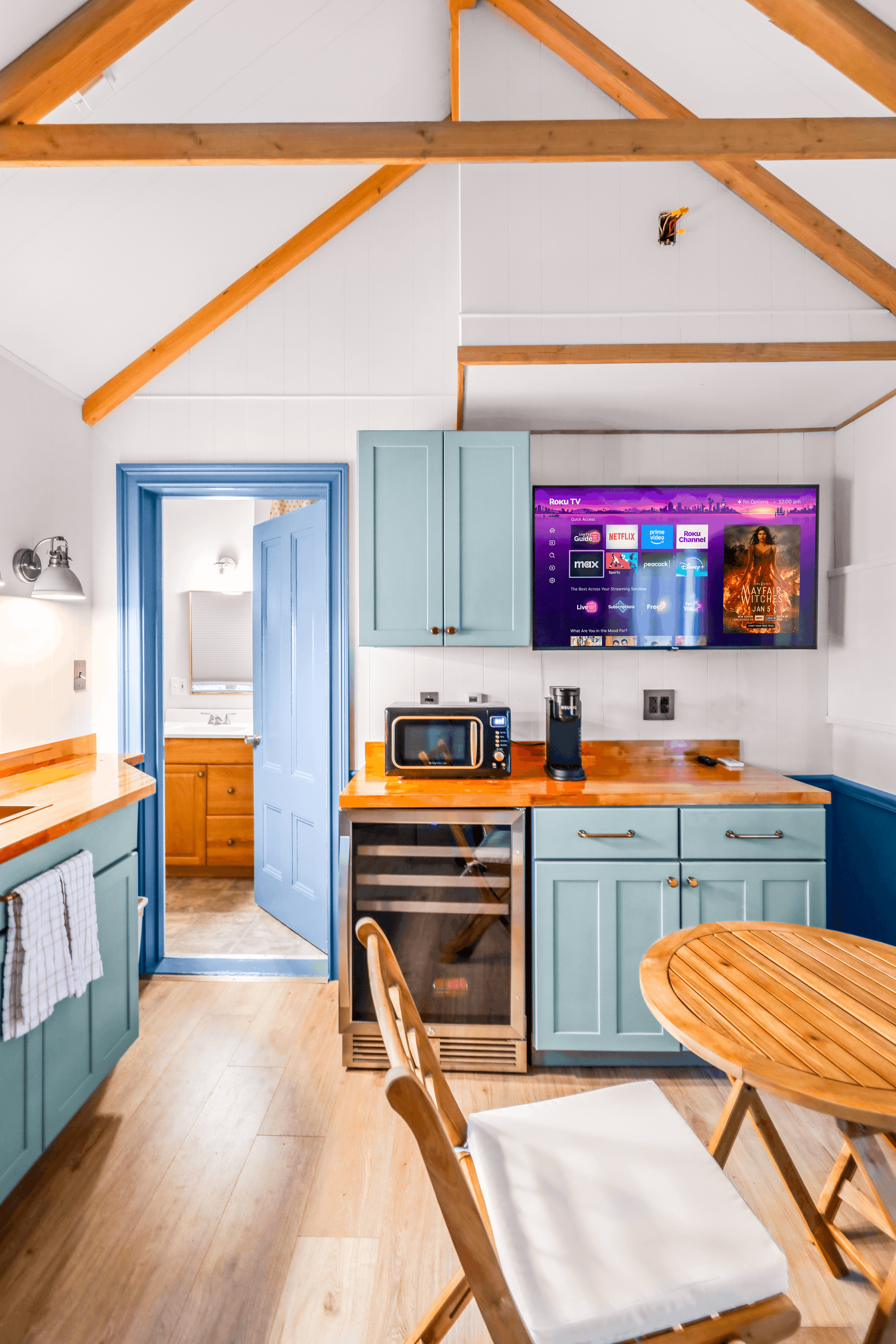 Charming Private Cottage w/ Deck, Murphy Bed