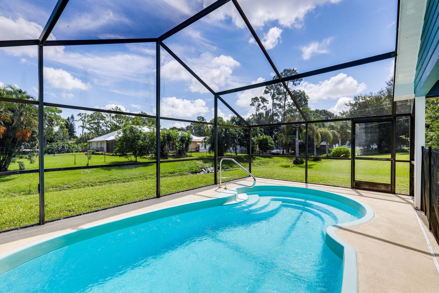 Private Pool Retreat • Near Beach, Parks & Mets