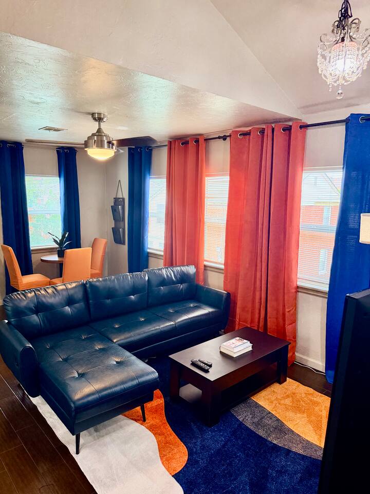 Thunder Up Loft | Garage Apt 10 min to Downtown