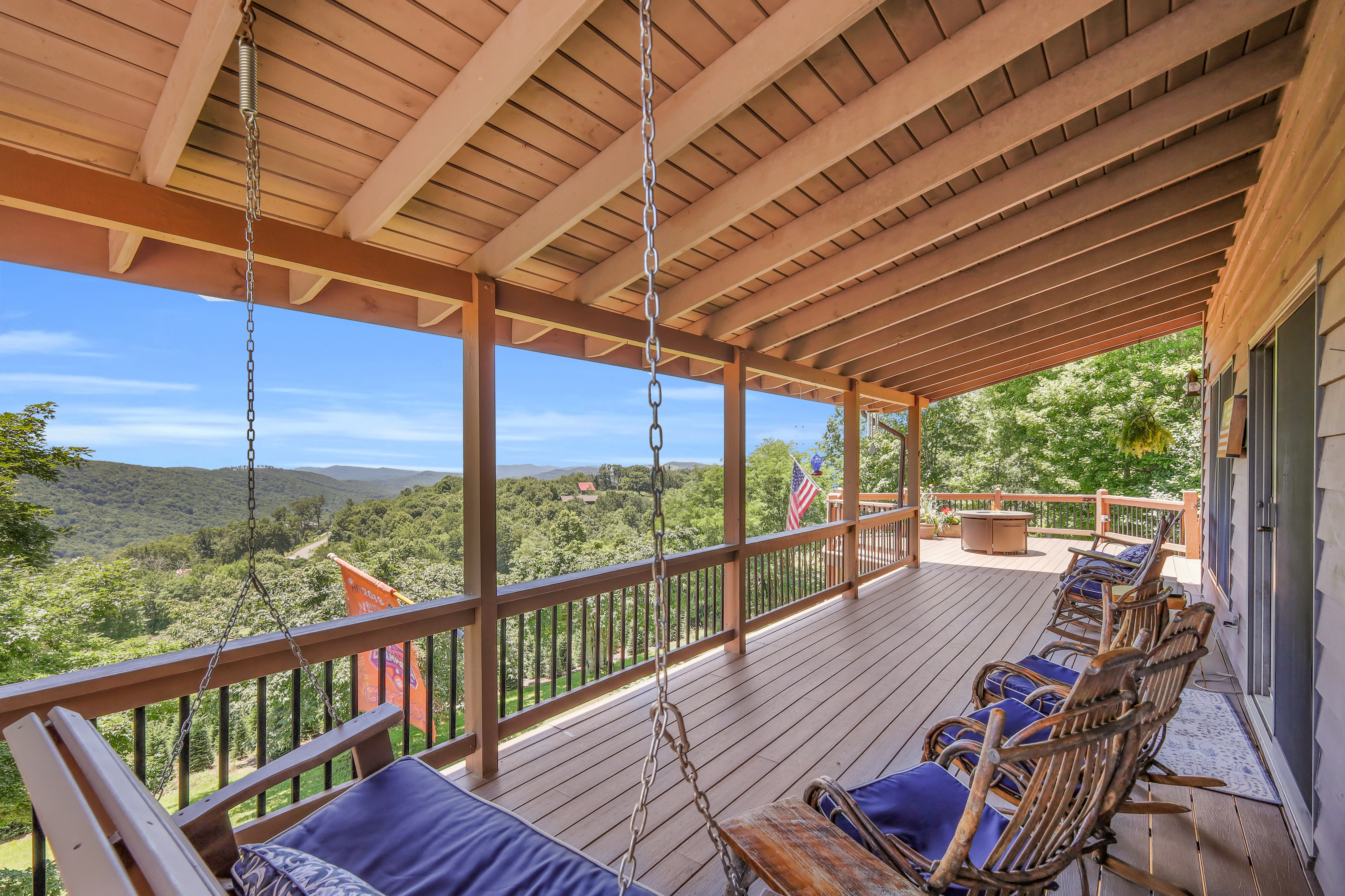 Relaxing Mtn Getaway!  with Fireplace, Views & Game Room, 4BR