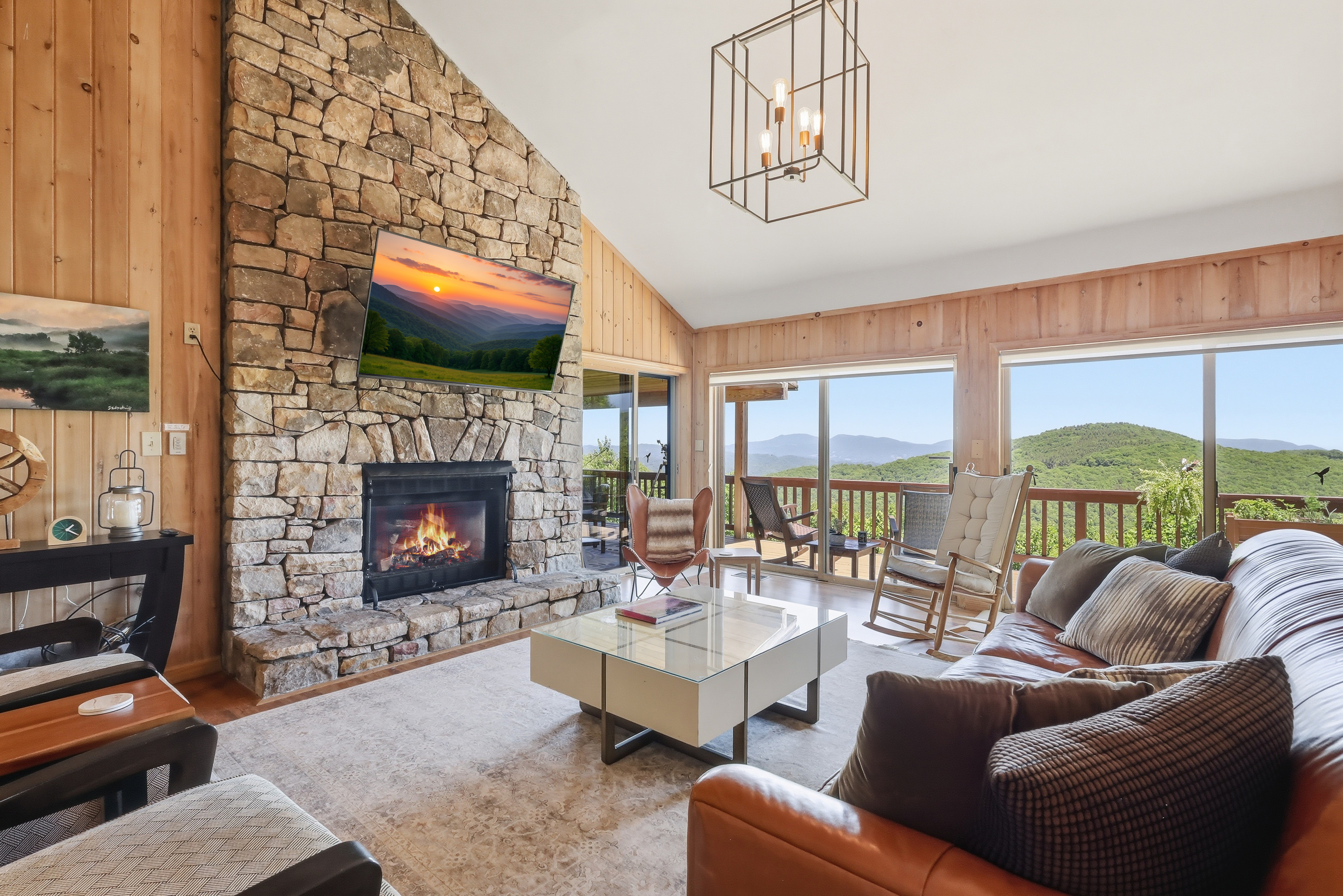 Lux Beech Mtn Cabin: 5BR, Amazing Views + Hot Tub!