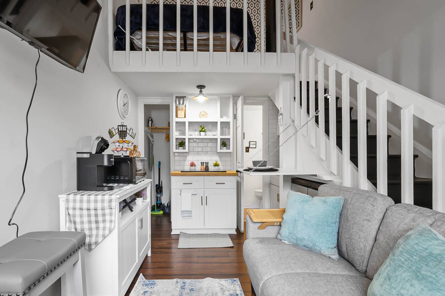 Downtown Tiny Home + Away Spot + Free Parking