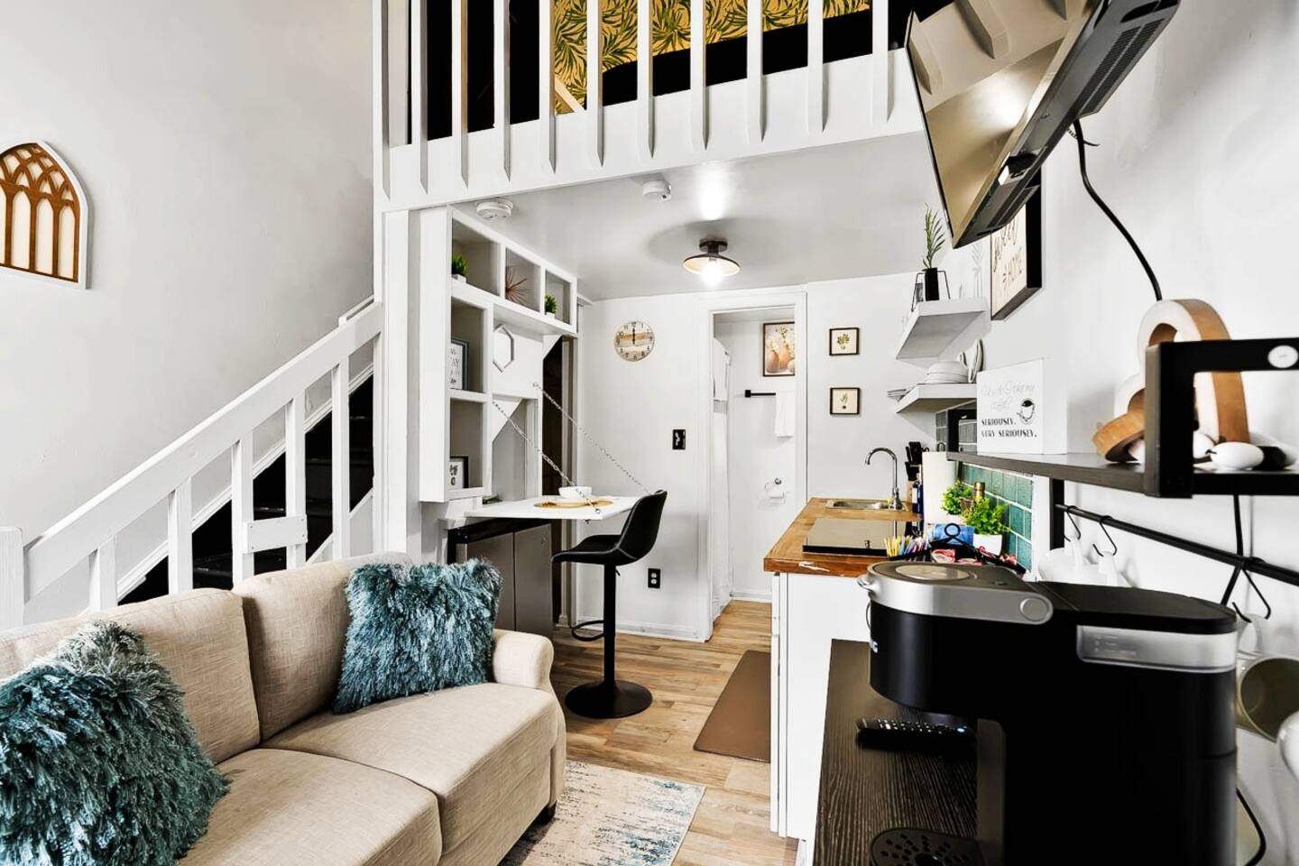 Tiny Escape + Modern Warmth + Free Parking