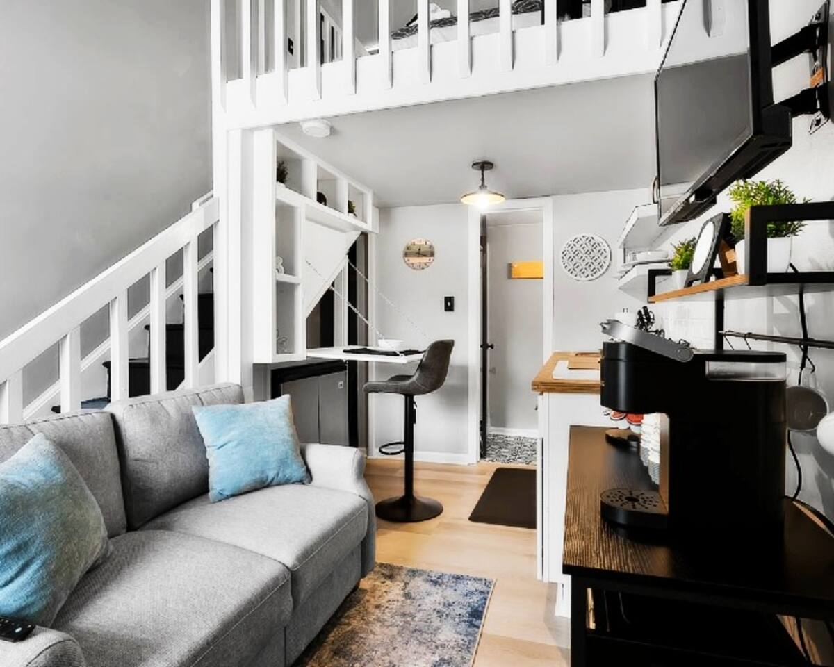 Serene Tiny Space + Modern Finishes + Free Parking