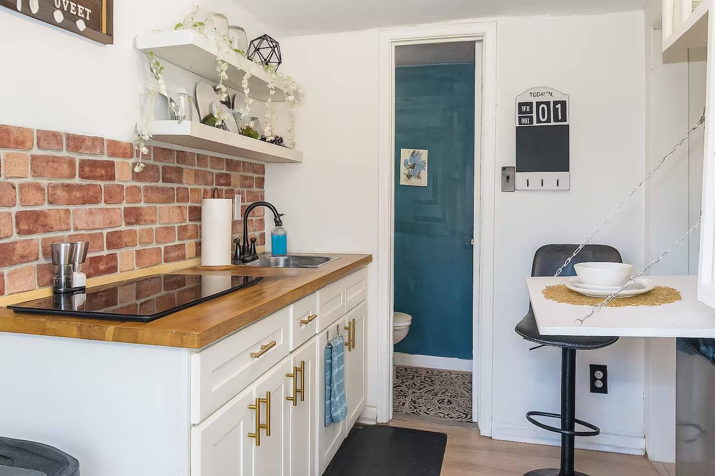 Mini Loft + Modern Comfort + Free Parking