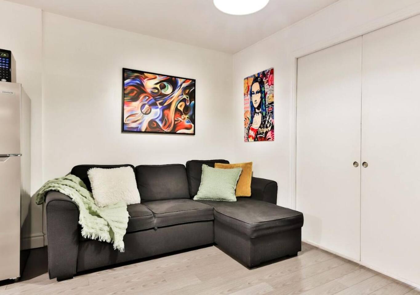 Sleek Downtown 1BR Apt
