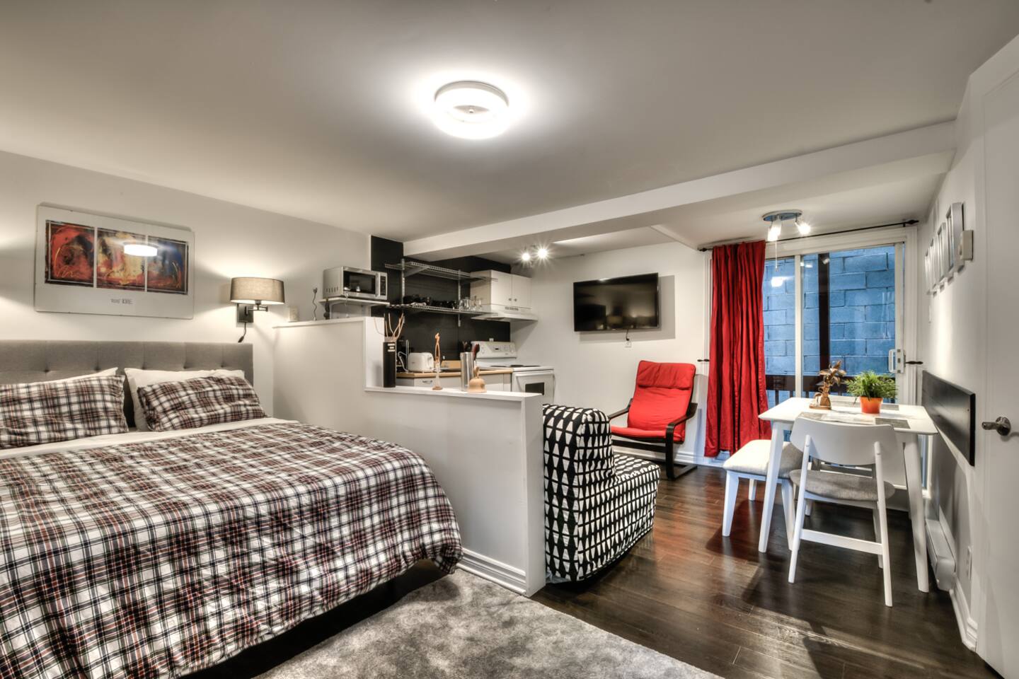 Modern Downtown Studio | Walk to Metro