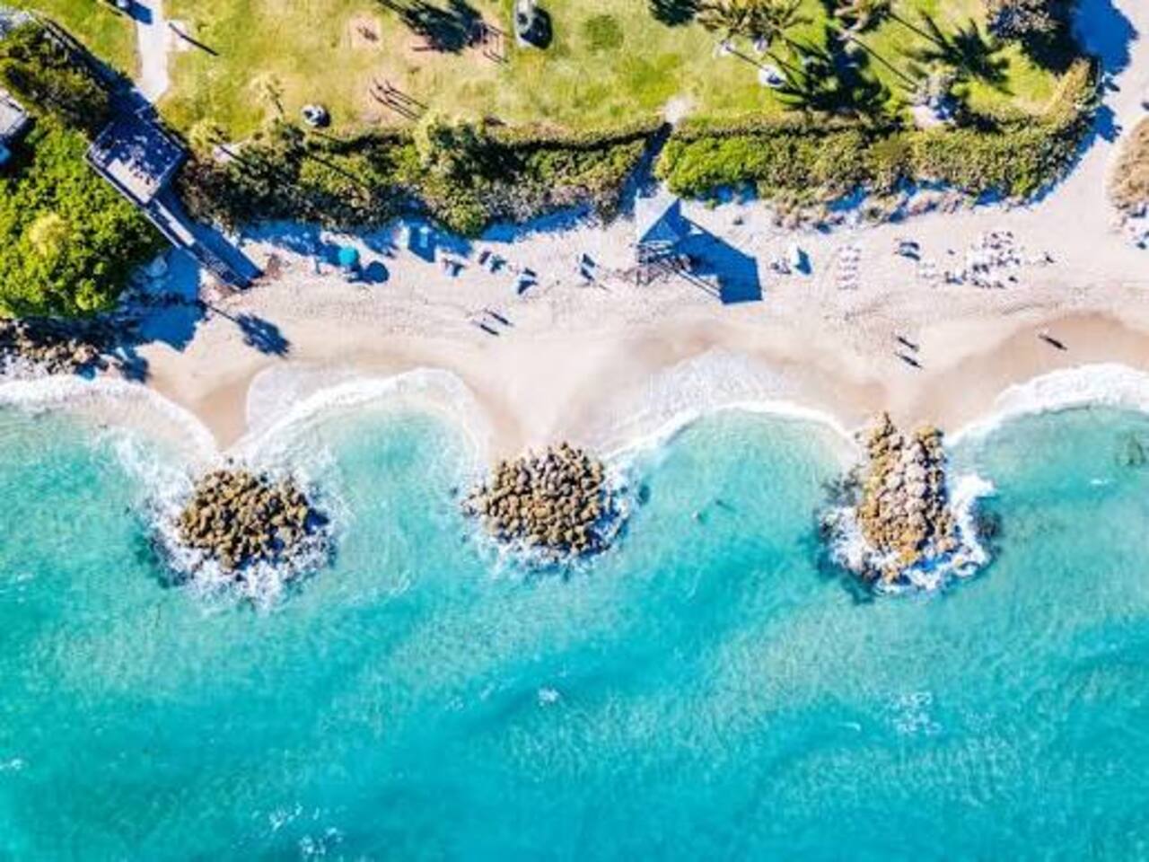 Enjoy easy access to Deerfield Beach's top attractions