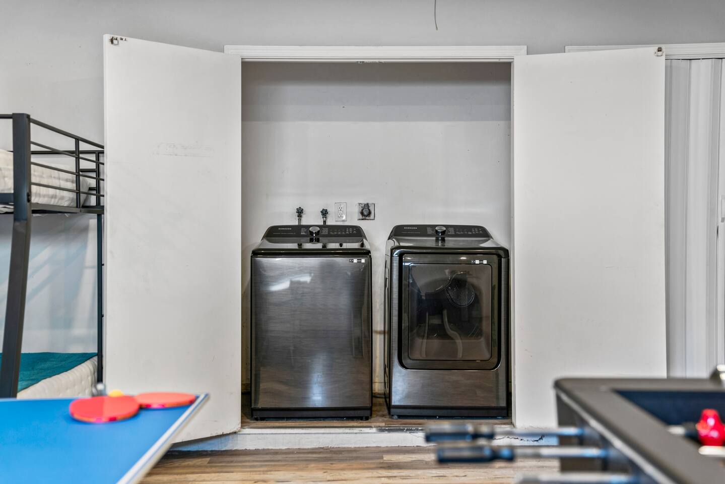For your convenience, the washer and dryer are located in Room 5. Laundry detergent and basic laundry essentials are provided to help make your stay more comfortable.