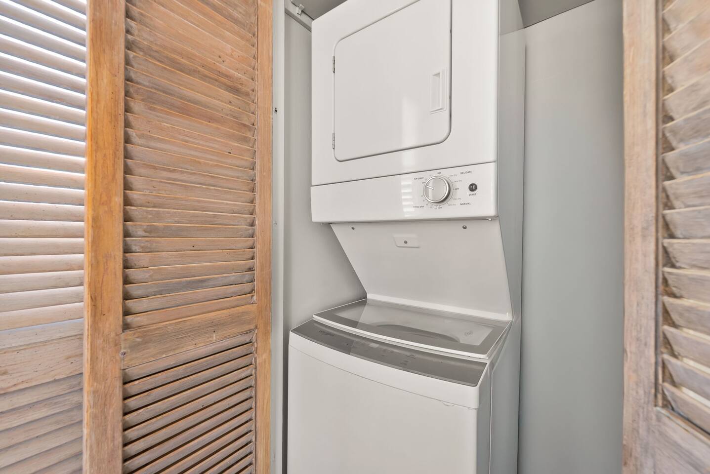 Say goodbye to laundry hassles! Enjoy the convenience of an in-unit washer and dryer.