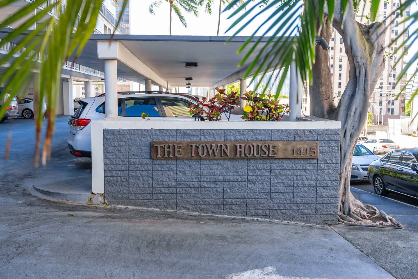 Enjoy the ease of parking on the main entrance level and an assigned parking space.