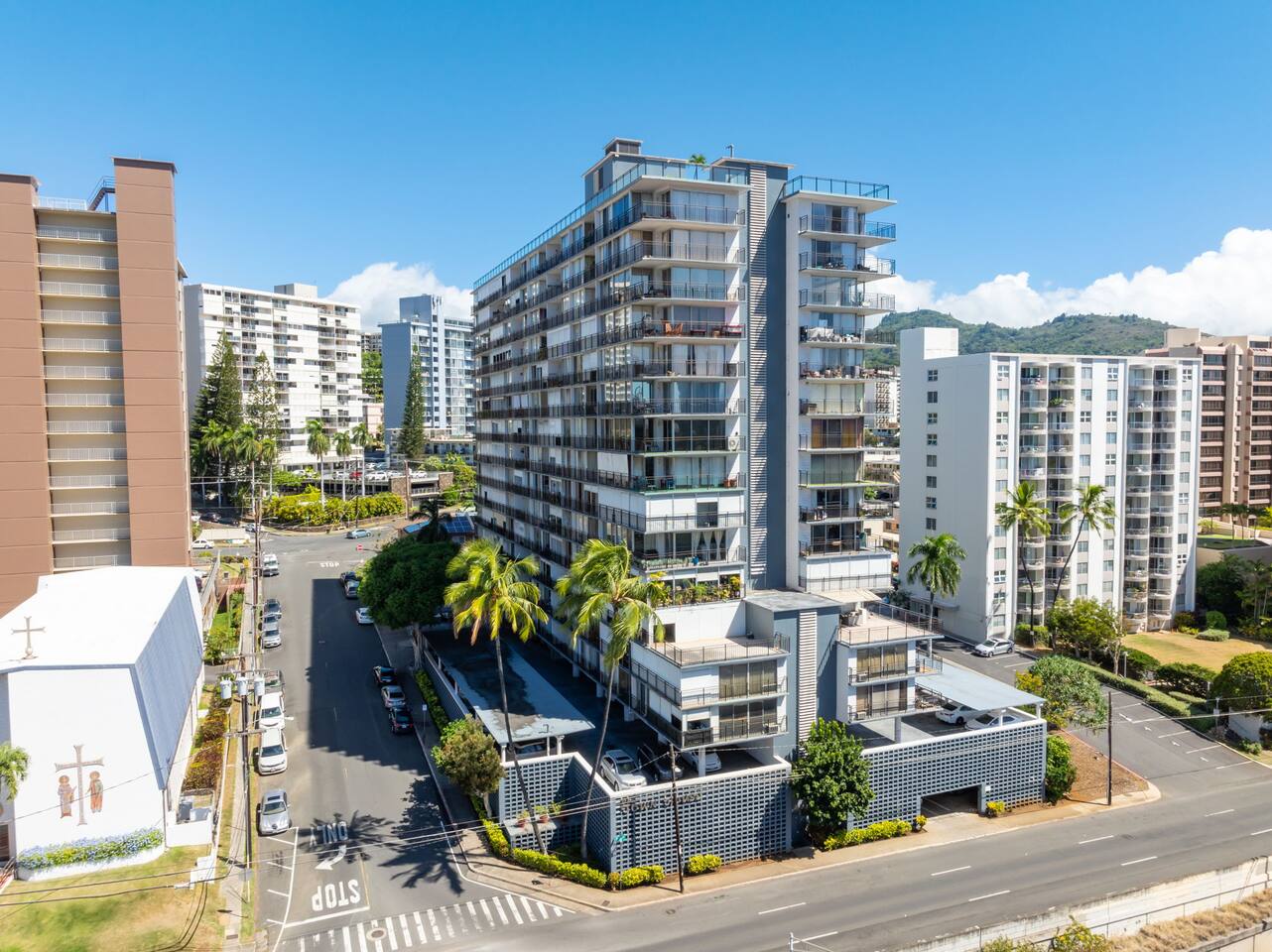 Nestled in a prime location, easy access to the main highway and close to all Honolulu has to offer!