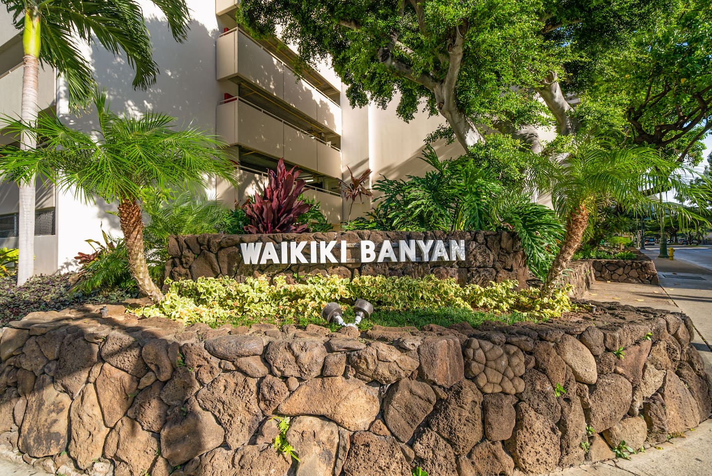 Step into comfort and a friendly atmosphere from the moment you arrive ★"So nice having a little coffee shop and mini-market right in the building"★