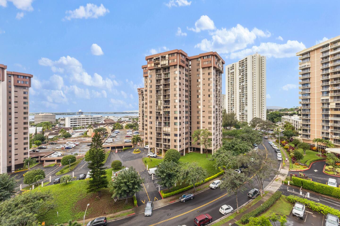 Ocean View | Walk to Mall | Free Parking, W/D, AC