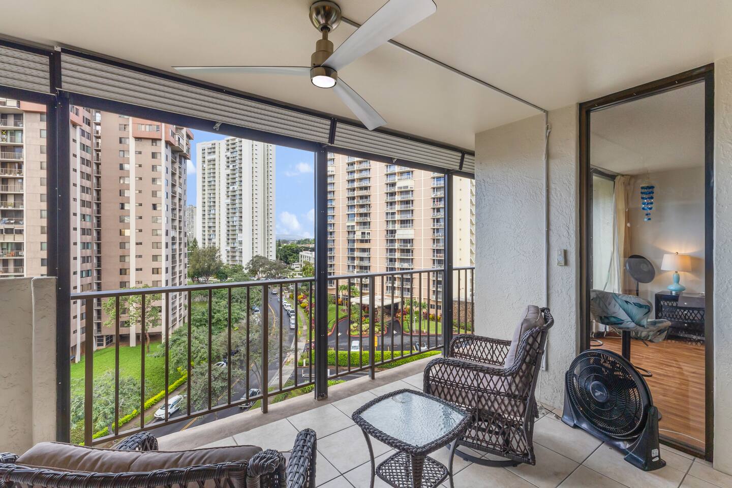 Ocean View | Walk to Mall | Free Parking, W/D, AC