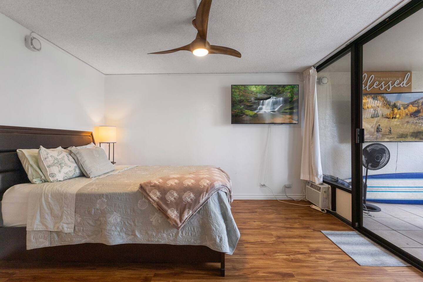 Ocean View | Walk to Mall | Free Parking, W/D, AC