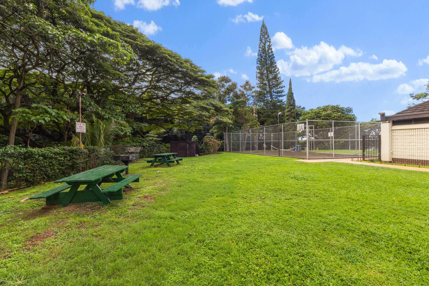 Ocean View | Walk to Mall | Free Parking, W/D, AC