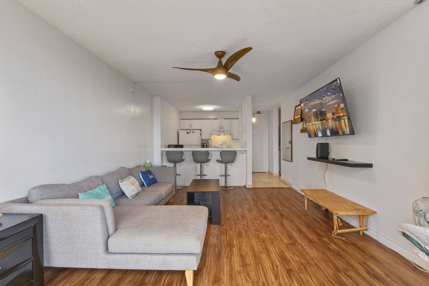 Ocean View | Walk to Mall | Free Parking, W/D, AC