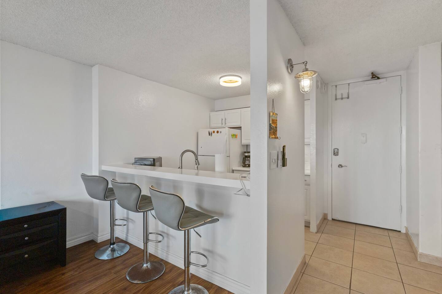 Ocean View | Walk to Mall | Free Parking, W/D, AC