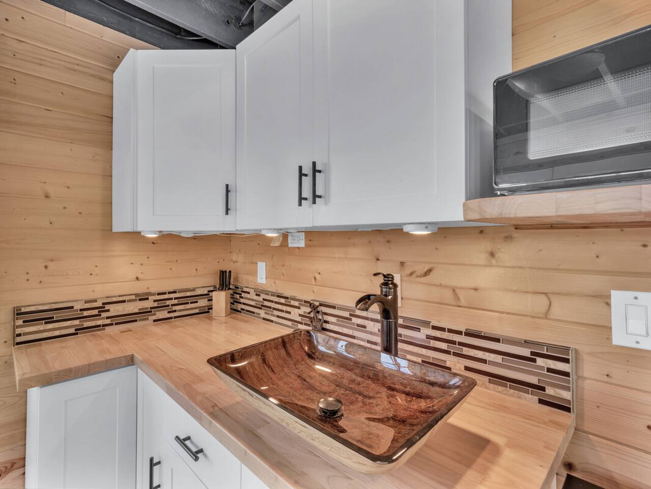 Perfect for a quiet getaway, the suite comes equipped with a kitchenette to make your stay even more convenient while enjoying your personal oceanfront views.