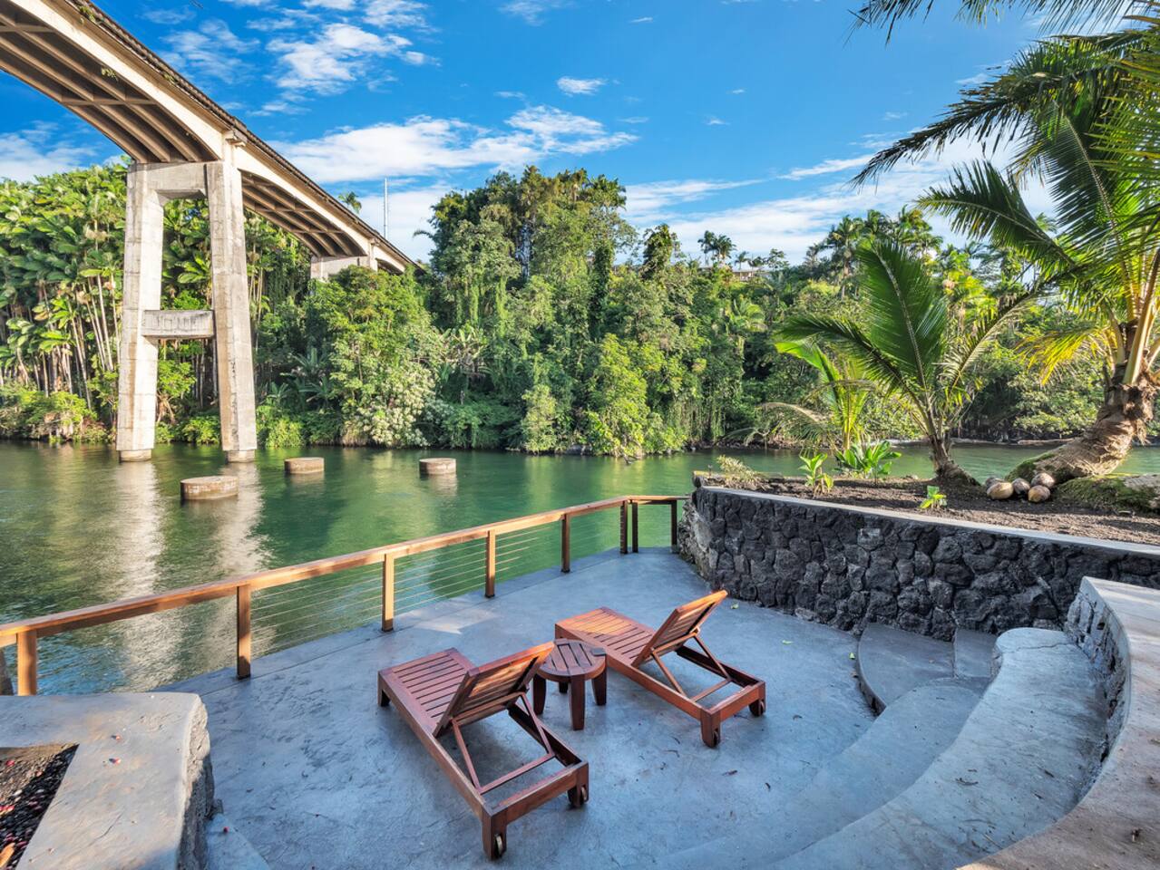 Welcome to your Hawaiian oasis, nestled between the ocean and the peaceful Honoli'i Stream.