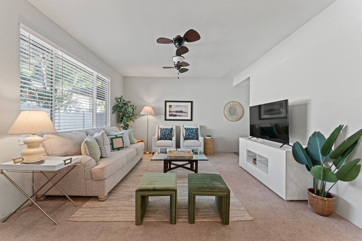 Feel at home in this lounge, where you can enjoy slow mornings and sunset wind-downs.