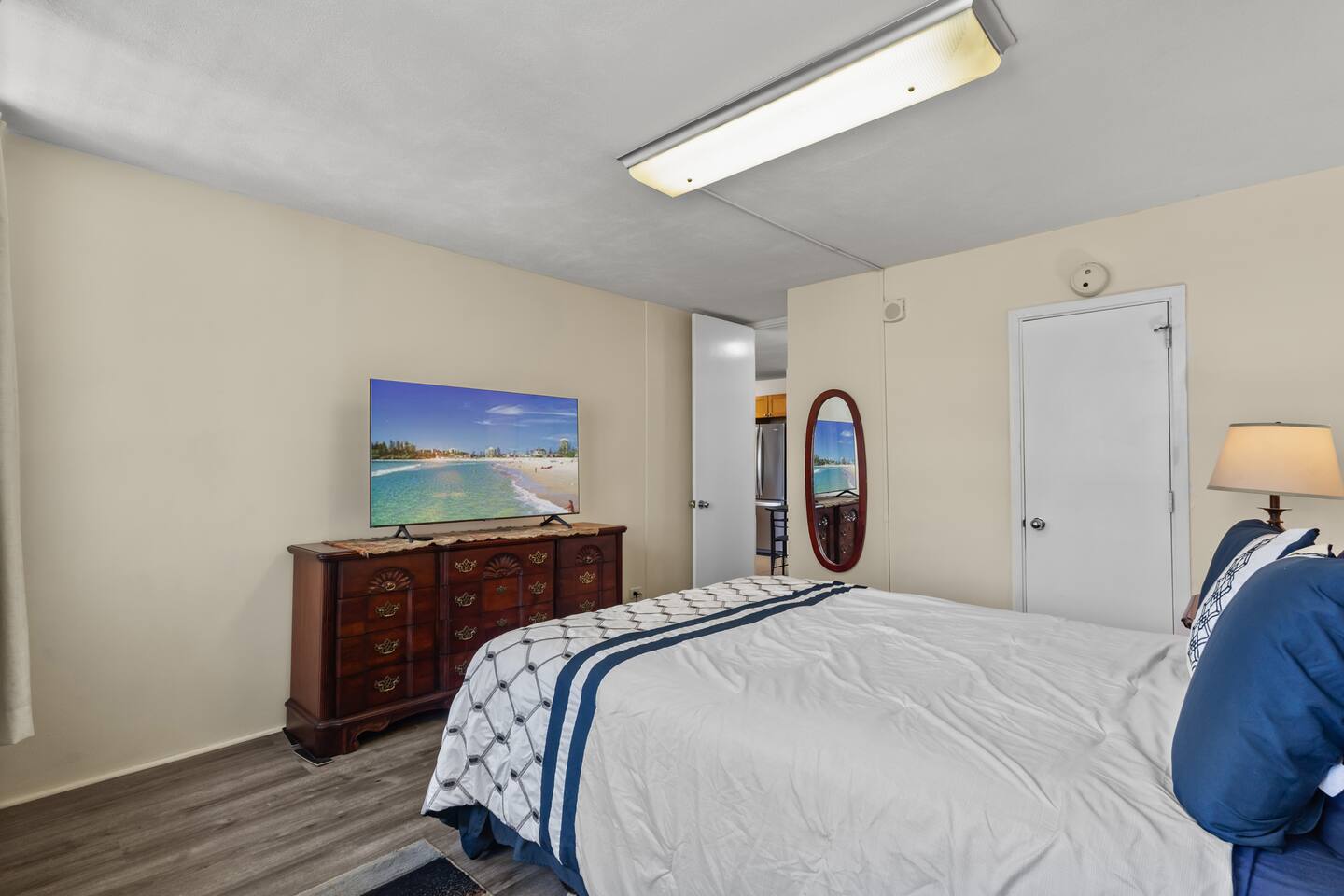 Heart of Waikiki | Kitchen | Free Parking | W/D