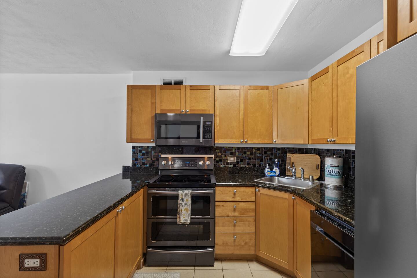 Heart of Waikiki | Kitchen | Free Parking | W/D