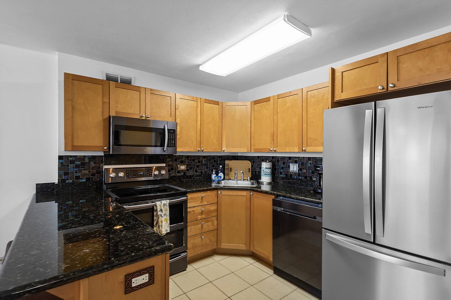 Heart of Waikiki | Kitchen | Free Parking | W/D