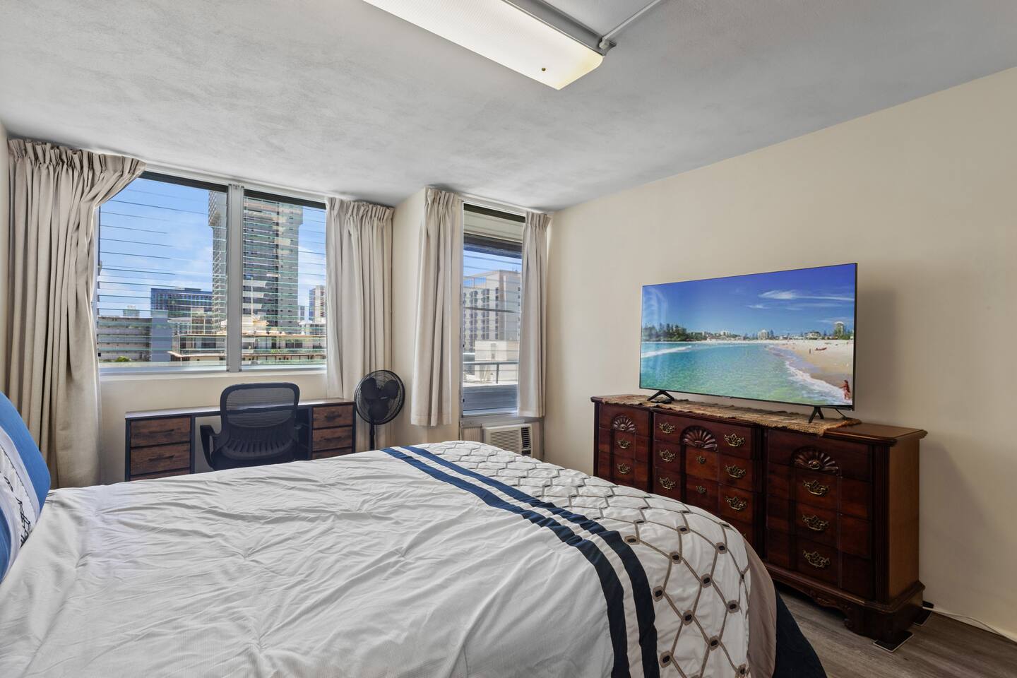 Heart of Waikiki | Kitchen | Free Parking | W/D